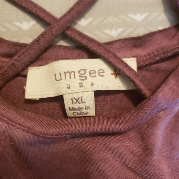 Umgee Tops - Short sleeve tee Umgee Tops - Short sleeve tee